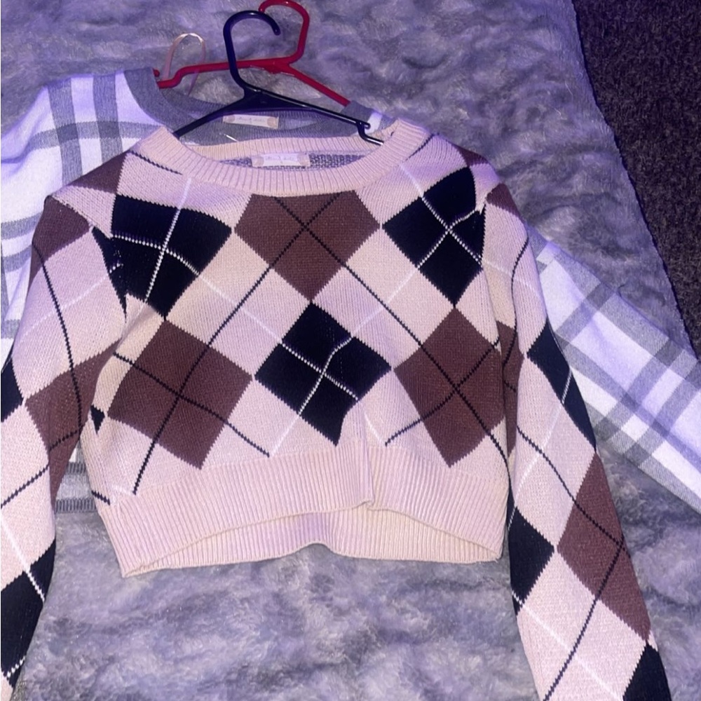Small checkered sweater from altard state